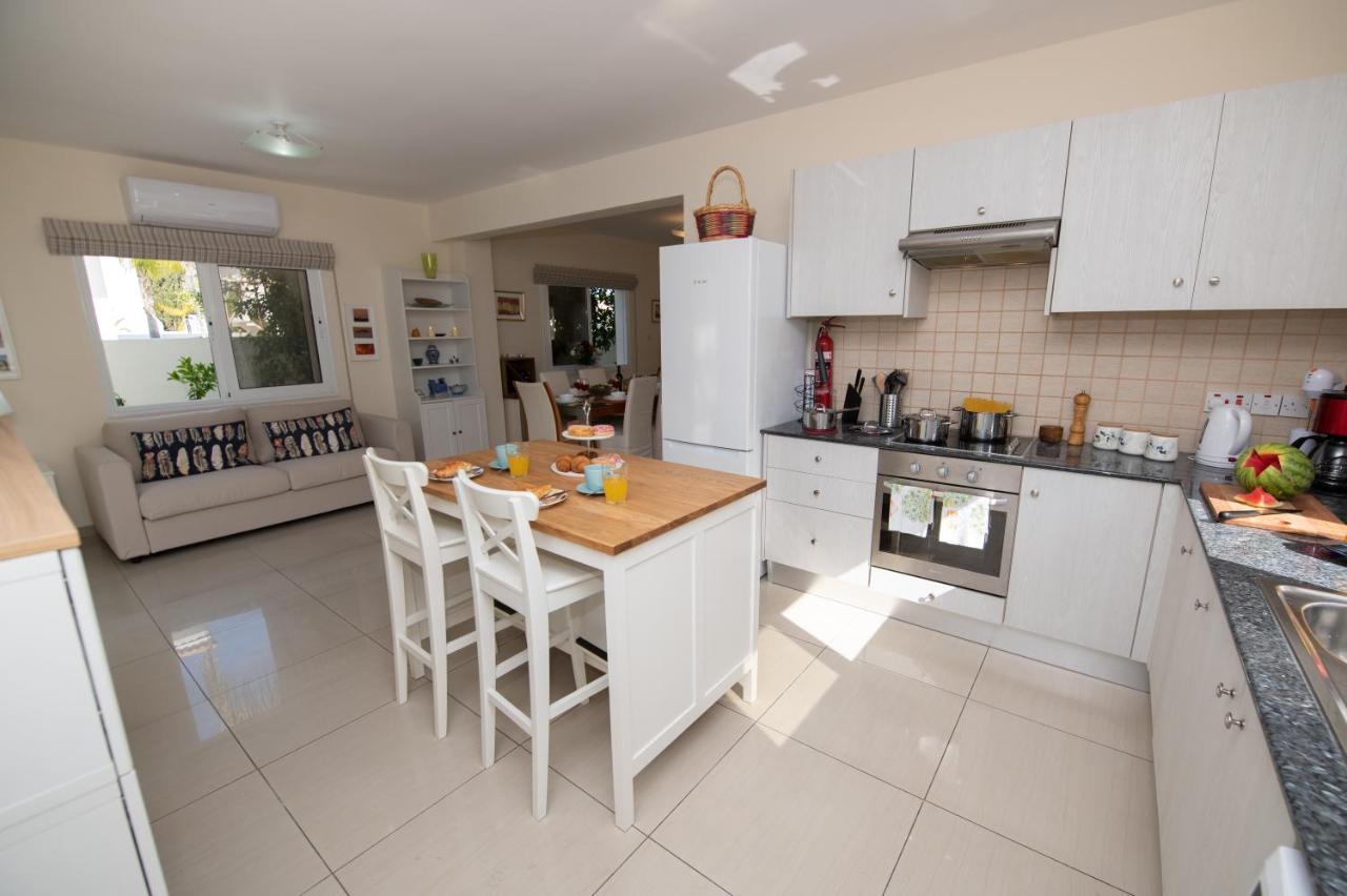 Villa Helena Ayia Napa Exteriör bild